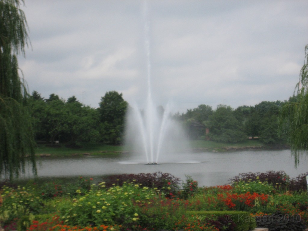 Botanical Gardens 2010 0130.jpg - The Chicago Botanic Gardens. Wear comfortable shoes, and be prepared to enjoy the landscape for a day.